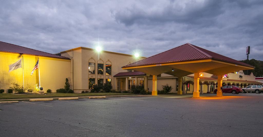 Howard Johnson By Wyndham Conway Esterno foto